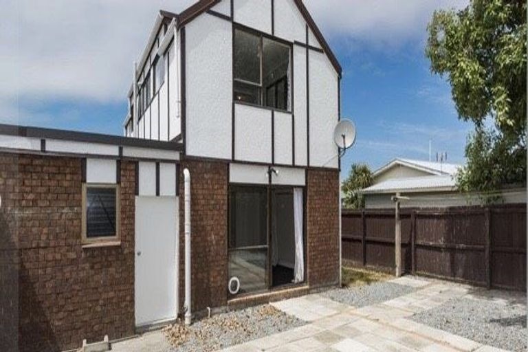 Photo of property in 2/29 Meon Street, Aranui, Christchurch, 8061