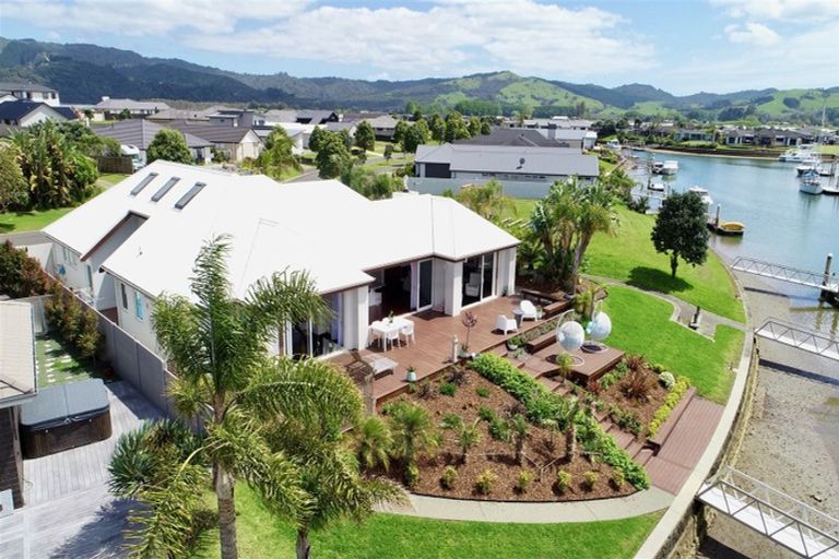 Photo of property in 25 Leeward Drive, Whitianga, 3510