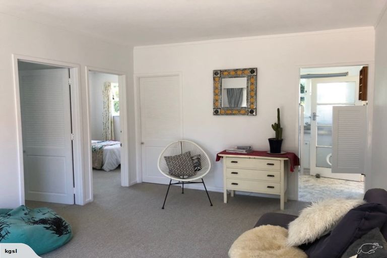 Photo of property in 24 Grendon Road, Titirangi, Auckland, 0604