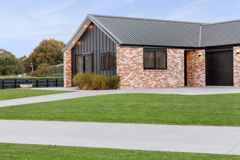 Photo of property in 11 Millpark Lane, Matangi, Hamilton, 3287