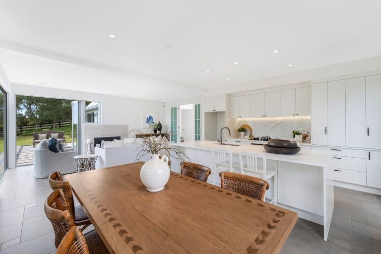 Photo of property in 122 Brownhill Road, Whitford, Manurewa, 2576