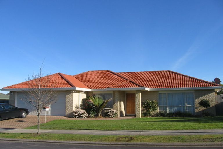 Photo of property in 12 Nephin Place, East Tamaki Heights, Auckland, 2016