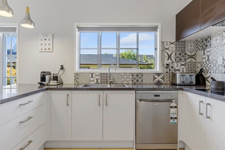 Photo of property in 16 Glengarry Place, Hilltop, Taupo, 3330