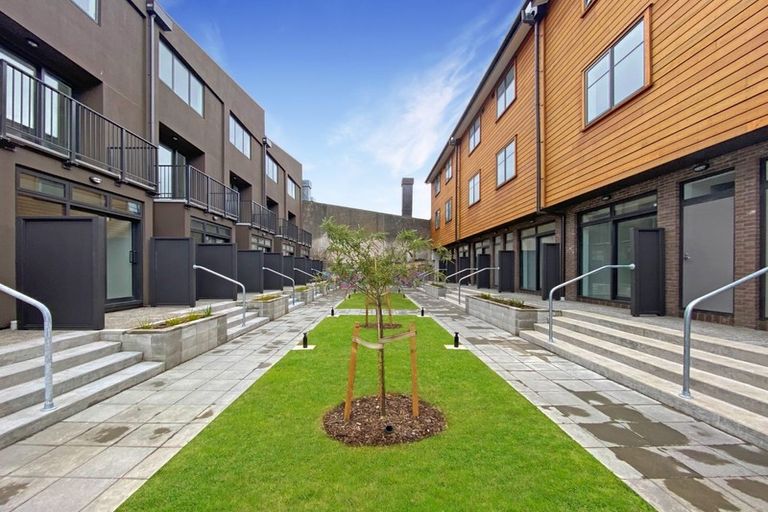 Photo of property in Aniva Terrace, 19 Arney Street, Newtown, Wellington, 6021