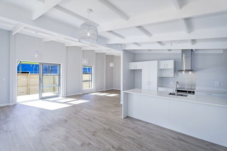 Photo of property in 8 Ngaroma Crescent, Whitianga, 3510