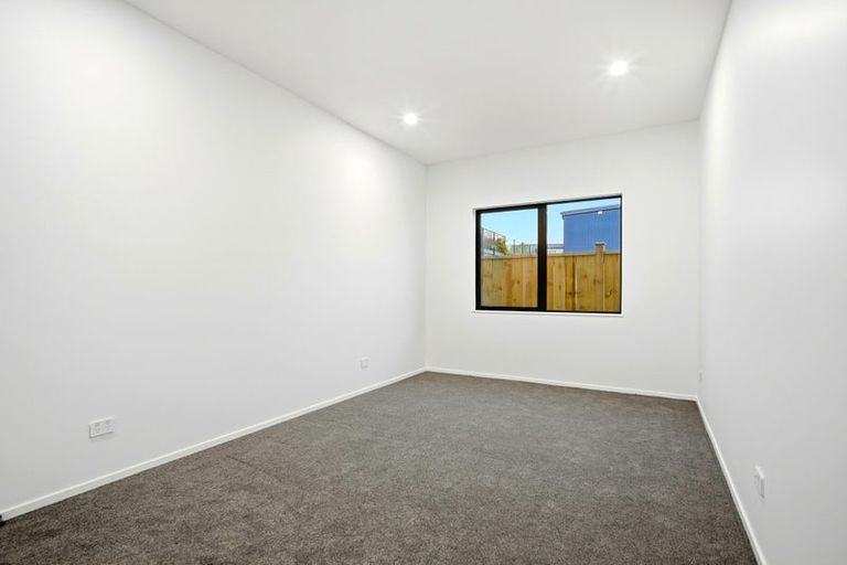 Photo of property in 32 Streamview Way, Long Bay, 0792