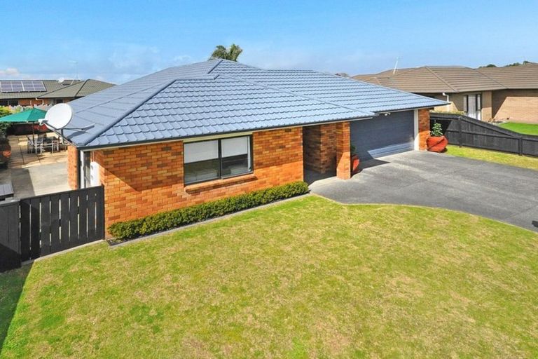 Photo of property in 7 Mandalay Place, Waiuku, 2123