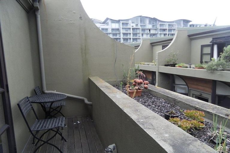 Photo of property in Mendosa Terraces Apartments, 14/9 Ebor Street, Te Aro, Wellington, 6011