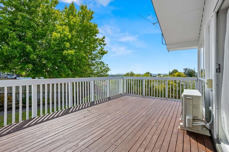 Photo of property in 17 Keegan Drive, Massey, Auckland, 0614