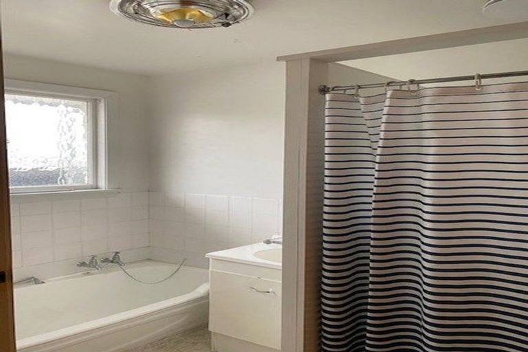 Photo of property in 1/1 Coles Place, St Albans, Christchurch, 8014