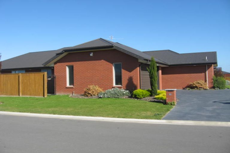 Photo of property in 17 Rochester Crescent, Rolleston, 7614