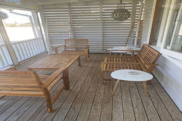 Photo of property in 12 Dallinghoe Crescent, Milford, Auckland, 0620