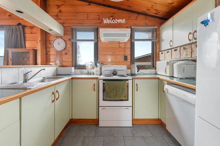 Photo of property in 36 Neri Crescent, Pomare, Rotorua, 3015