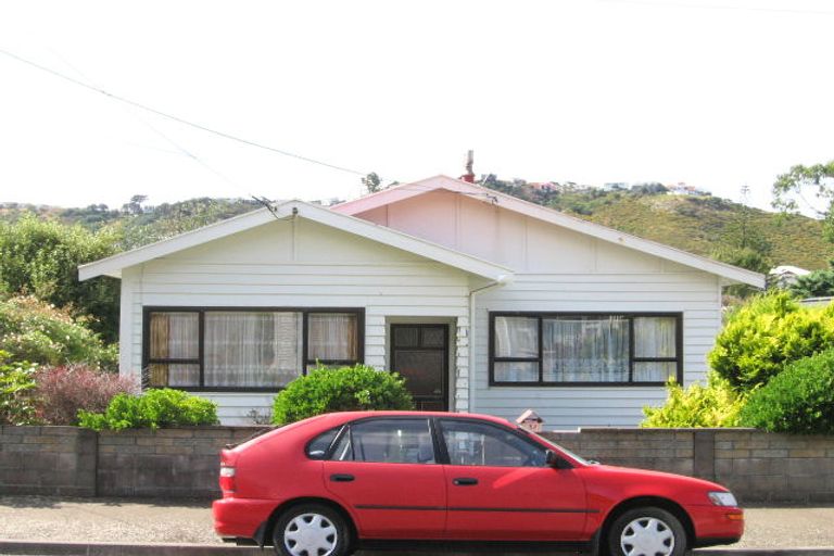 Photo of property in 17 Severn Street, Island Bay, Wellington, 6023
