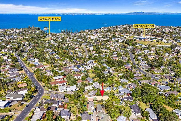 Photo of property in 1/76 Glamorgan Drive, Torbay, Auckland, 0630