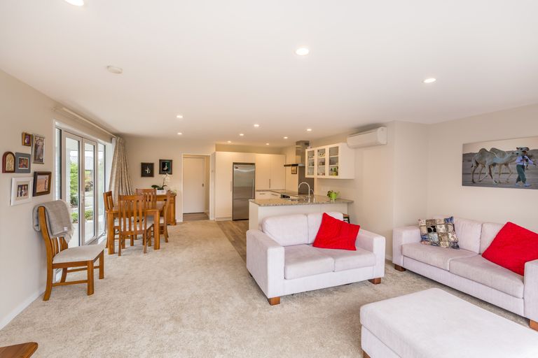 Photo of property in 35 Delph Street, Avonhead, Christchurch, 8042