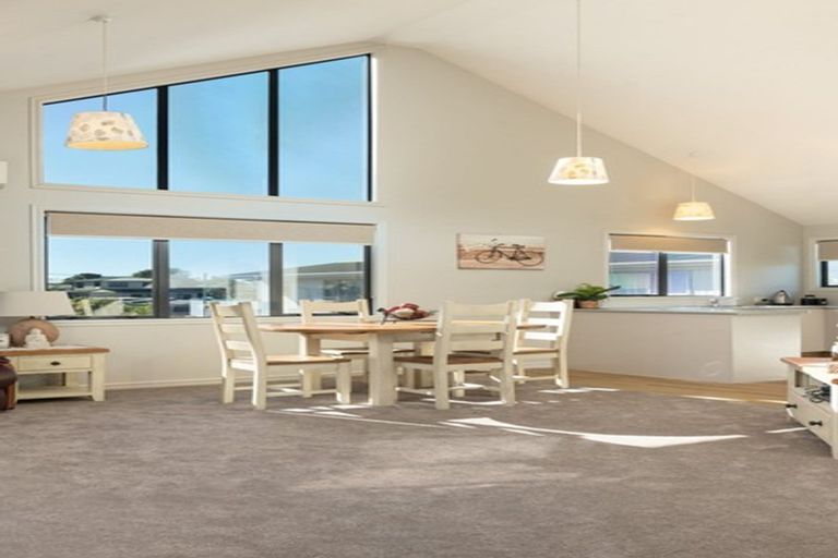 Photo of property in 100b Simpson Road, Papamoa Beach, Papamoa, 3118