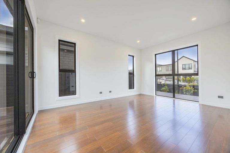 Photo of property in 29 Cara Avenue, Kumeu, 0810