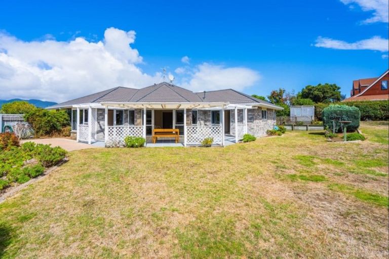Photo of property in 137 Langdale Avenue, Paraparaumu, 5032