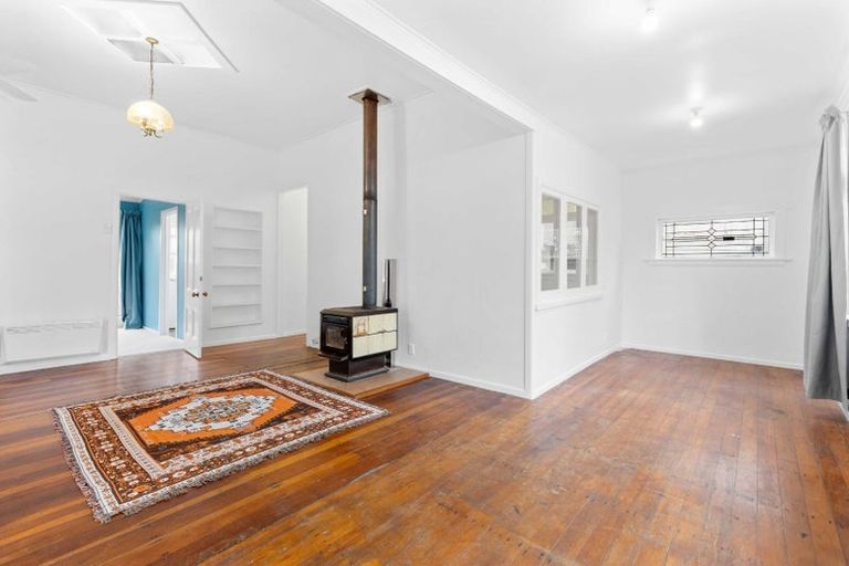 Photo of property in 1/50 Royal Road, Massey, Auckland, 0614