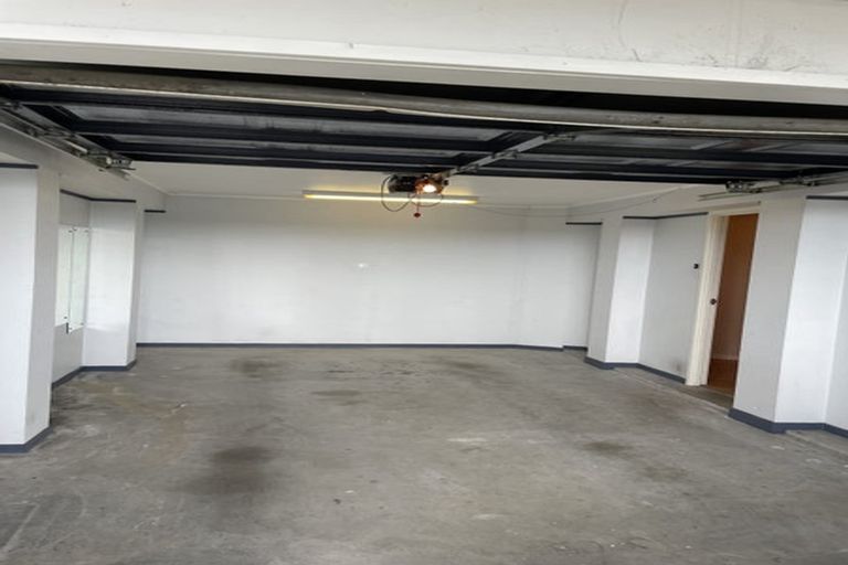 Photo of property in 11 Santiago Crescent, Unsworth Heights, Auckland, 0632