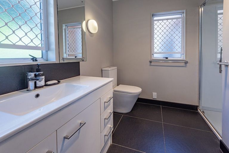 Photo of property in 2 Saint Marys Place, Onerahi, Whangarei, 0110