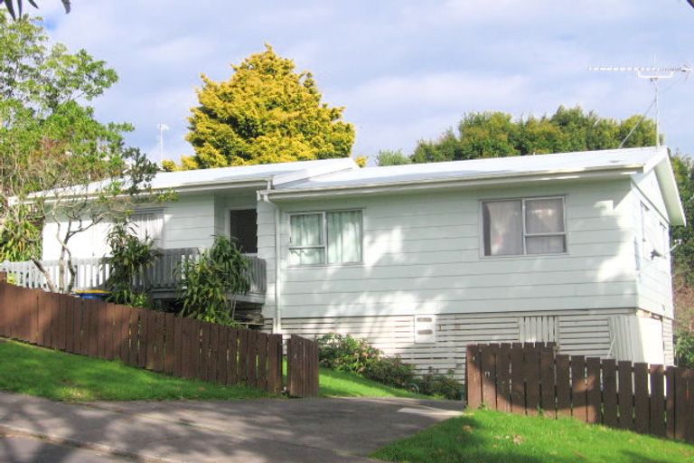 Photo of property in 20 Lilburn Crescent, Massey, Auckland, 0614
