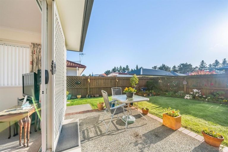 Photo of property in 2 Woodland Mews, Wainuiomata, Lower Hutt, 5014