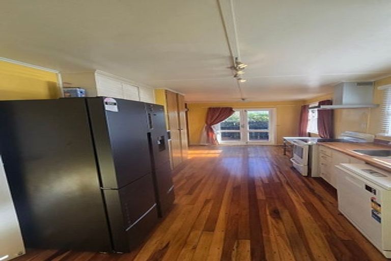 Photo of property in 9 Catherine Crescent, Paparangi, Wellington, 6037