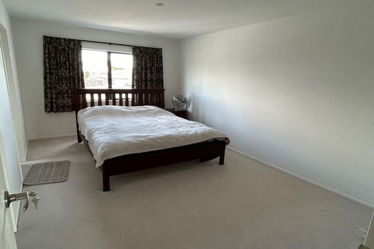 Photo of property in 16b Romney Place, Manurewa, Auckland, 2102