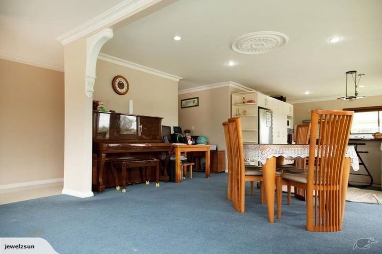 Photo of property in 49 College Road, Northcote, Auckland, 0627