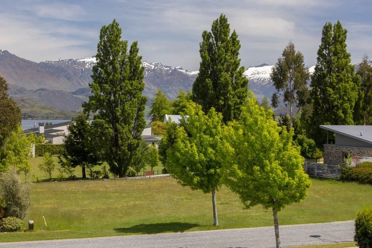 Photo of property in 22 Greenbelt Place, Wanaka, 9305