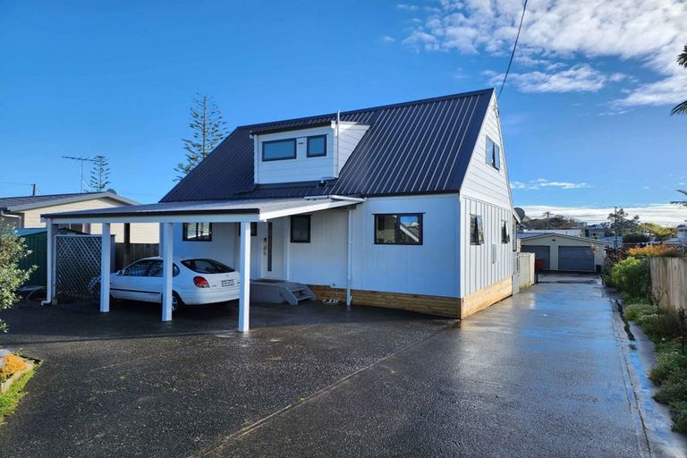 Photo of property in 38 Holiday Road, Stanmore Bay, Whangaparaoa, 0932