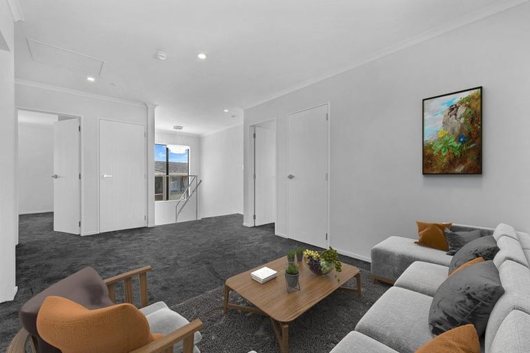 Photo of property in 12 Mcleod Road, Weymouth, Auckland, 2103