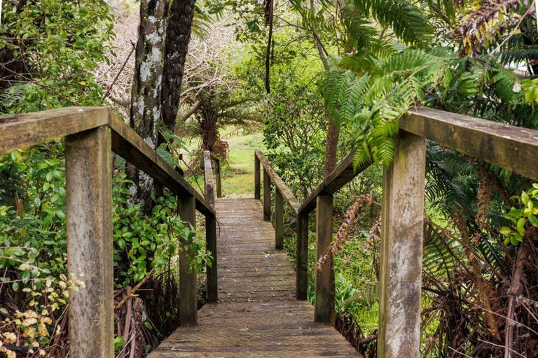 Photo of property in 353 Kahuterawa Road, Linton, Palmerston North, 4472