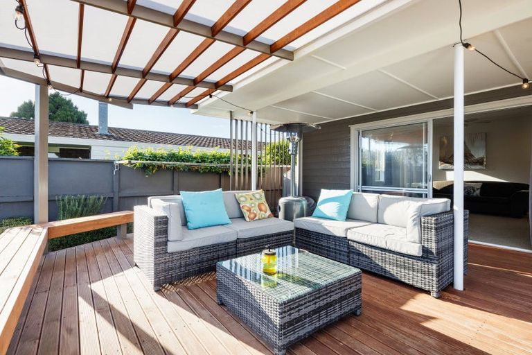 Photo of property in 32 Sandwich Road, St Andrews, Hamilton, 3200