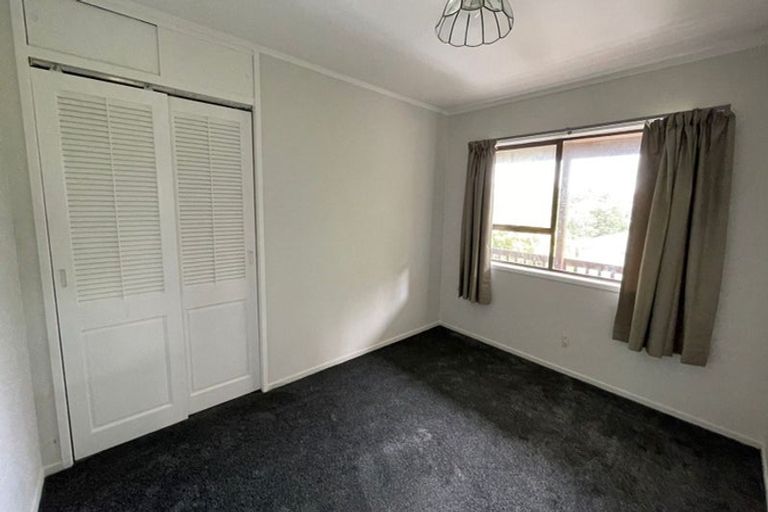 Photo of property in 35 Kirby Street, Glendene, Auckland, 0602