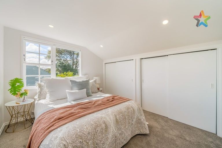 Photo of property in 43 Saint Ronans Avenue, Waterloo, Lower Hutt, 5011