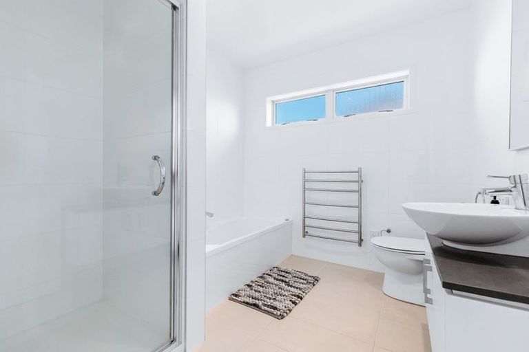 Photo of property in 18 Chateau Crescent, Rangatira Park, Taupo, 3330