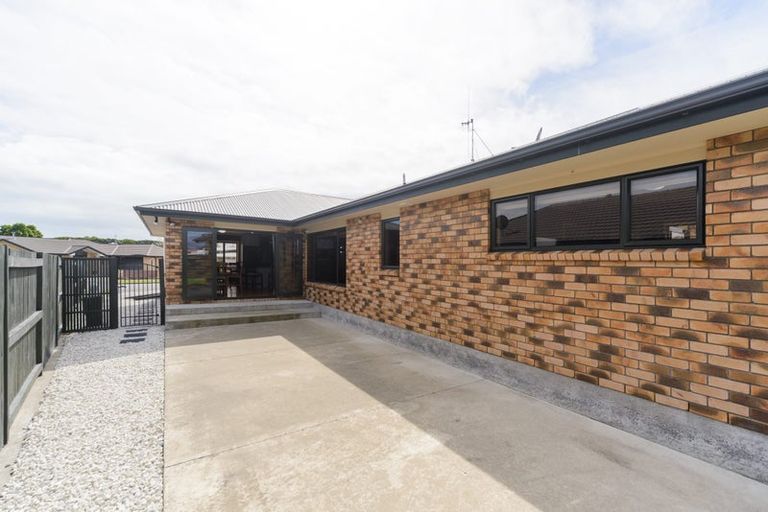 Photo of property in 46 Peter Hall Drive, Kelvin Grove, Palmerston North, 4414