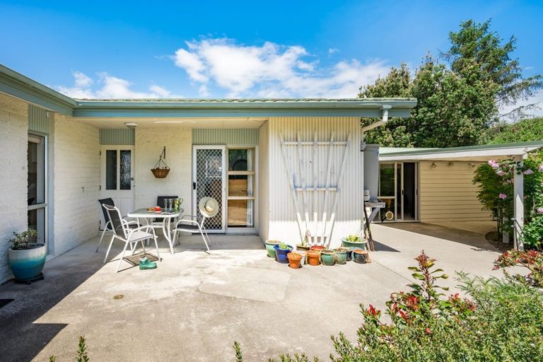 Photo of property in 20 Freyberg Crescent, Waikanae Beach, Waikanae, 5036