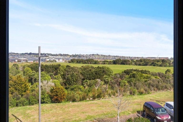 Photo of property in 1 Bonnette Road, Flat Bush, Auckland, 2019