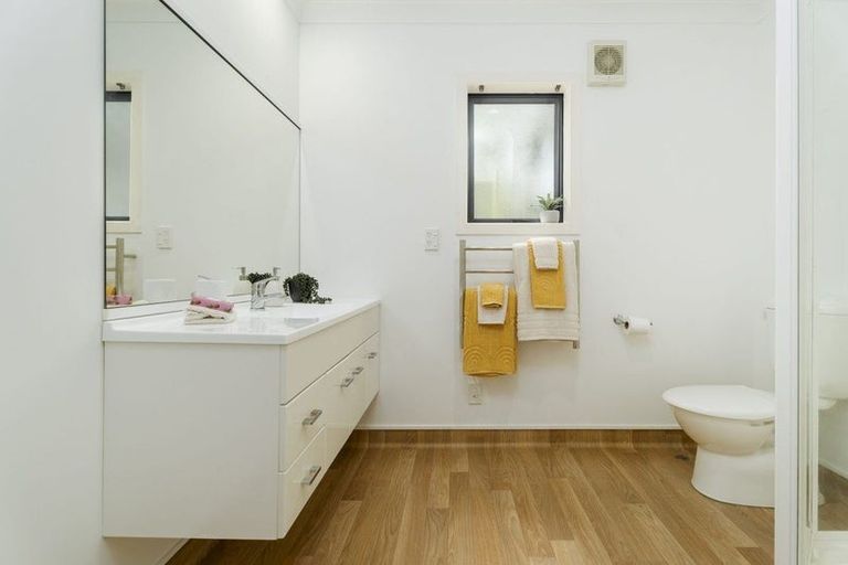 Photo of property in 28b Ronald Woolf Place, Churton Park, Wellington, 6037