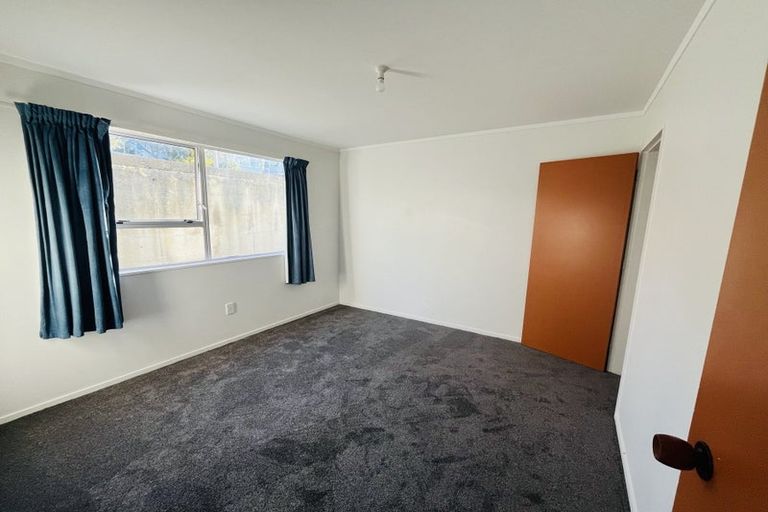Photo of property in 9-11 Thimble Lane, Whitby, Porirua, 5024