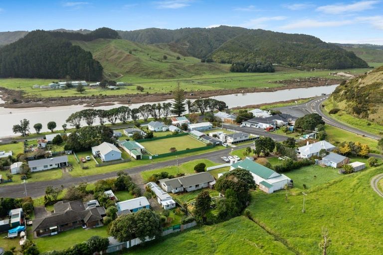 Photo of property in 6 Briscoe Street, Awakino, Mokau, 4376