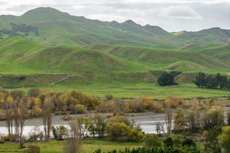 Photo of property in 21 Rochfort Road, Kahuranaki, Havelock North, 4295