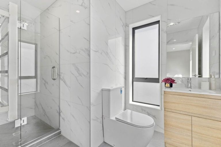 Photo of property in 24e Wayne Drive, Mangere, Auckland, 2022