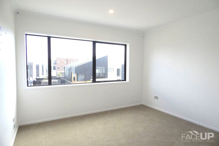 Photo of property in 9/25 Sidney Wallingford Way, Hobsonville, Auckland, 0616