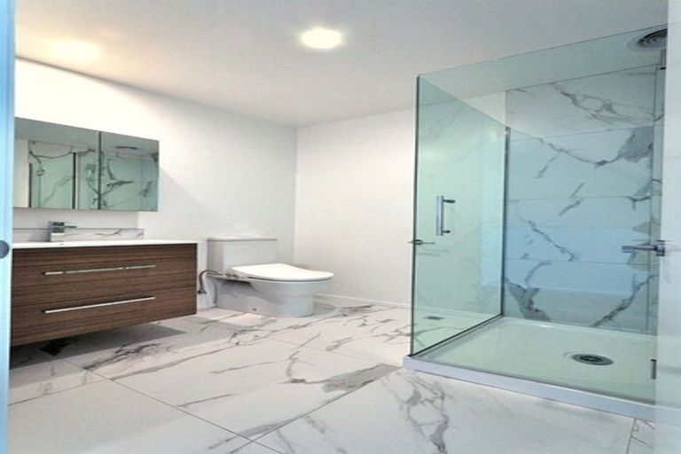 Photo of property in 5/295 Armagh Street, Christchurch Central, Christchurch, 8011