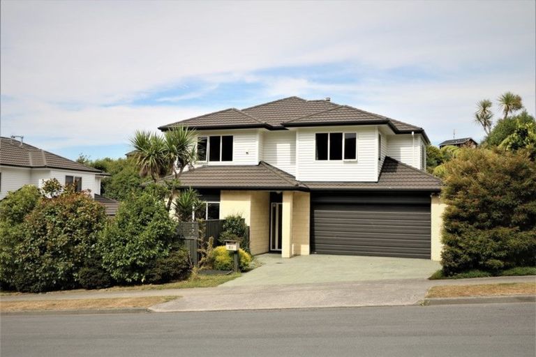 Photo of property in 211 Westchester Drive, Churton Park, Wellington, 6037
